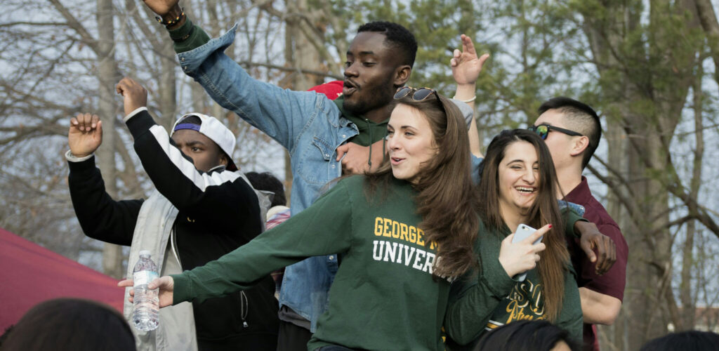 Image of GMU students tailgating