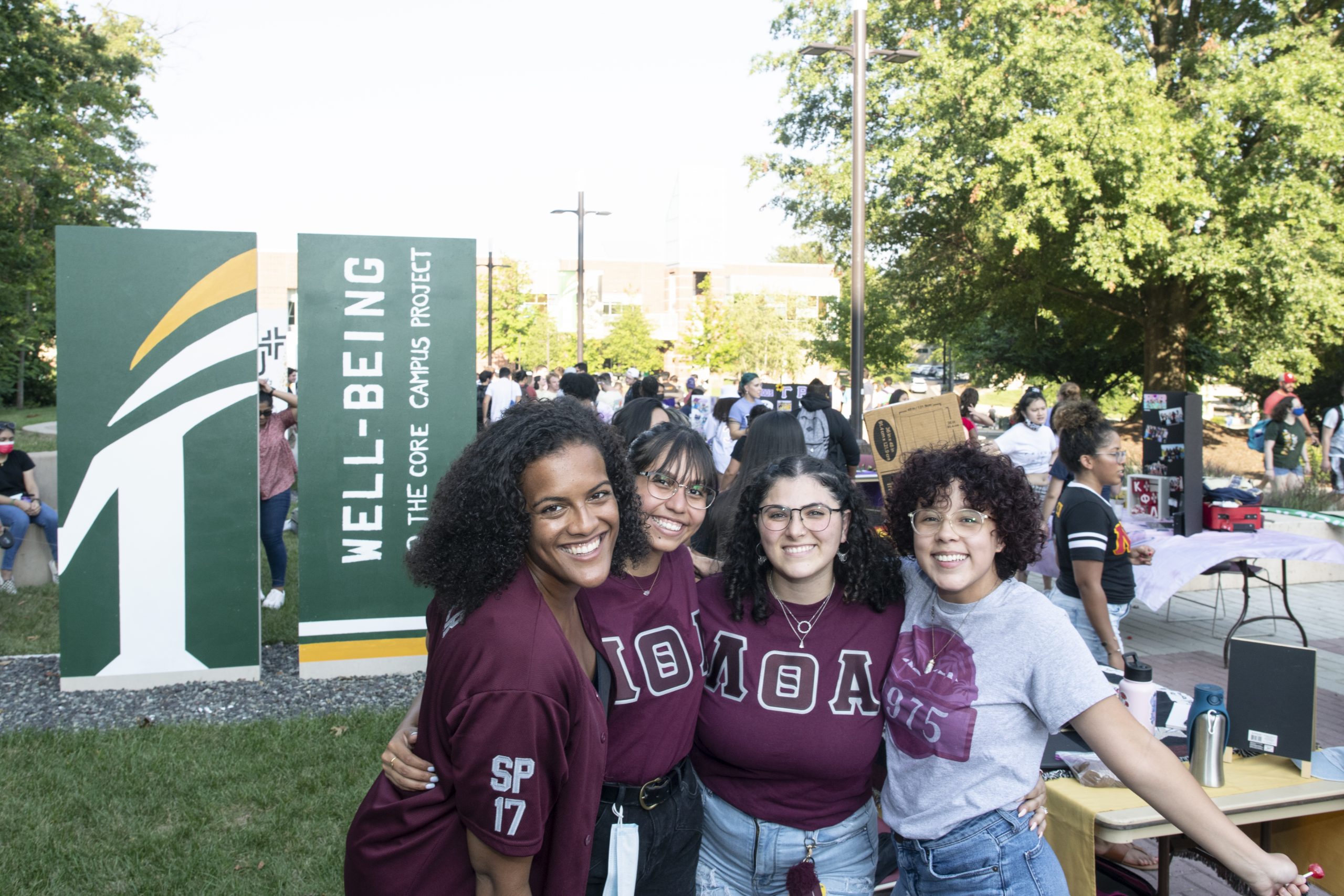 Picture of students at the Glance Into Greek event.
